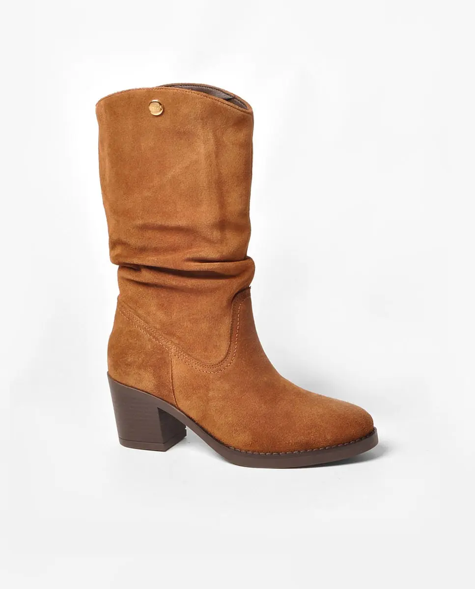 Bota de cano alto Bota de cano alto - Calçado - Novidades