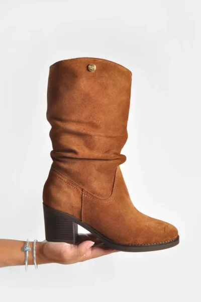Bota de cano alto - Novidades - Calçado