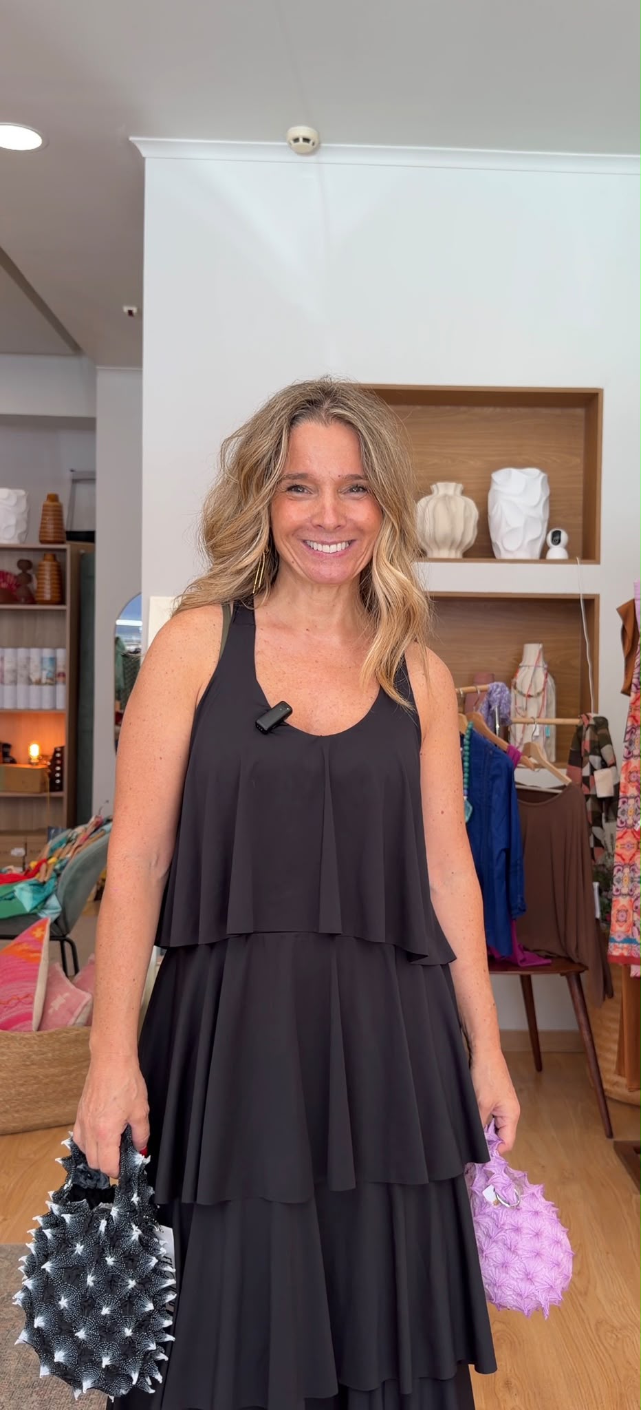 Vestido dos folhos preto - Novidades - Vestidos e Macacões