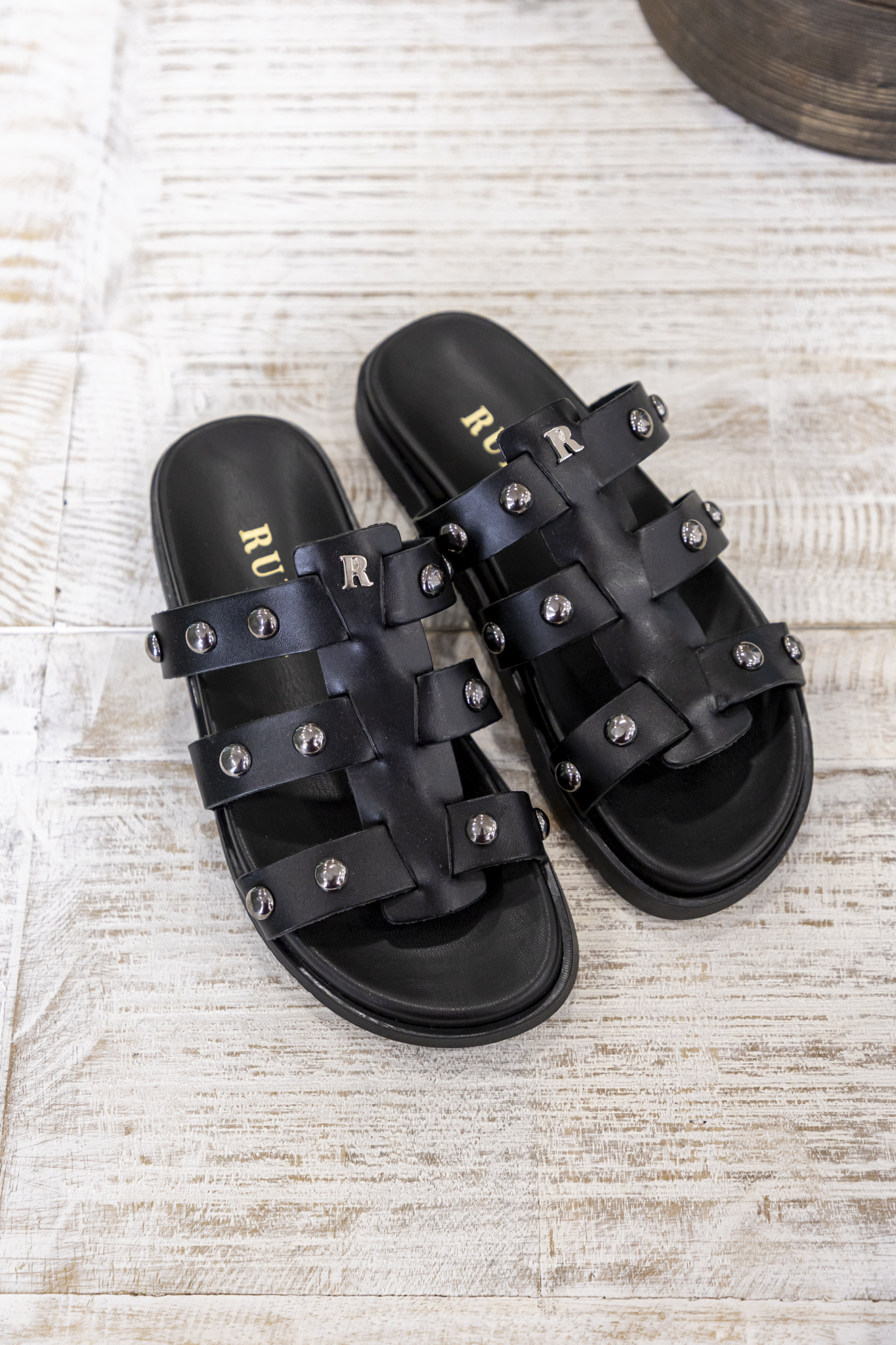 SKU113/73948 Chinelo de pele preto - Calçado - Promoções